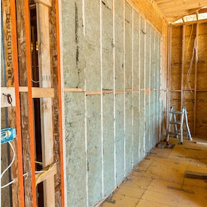 ROCKWOOL Safe'n'Sound Stone Wool Insulation for Superior Soundproofing & Fire Resistance